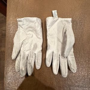 Lord & Taylor Genuine Leather, 100% Cashmere Lined gloves